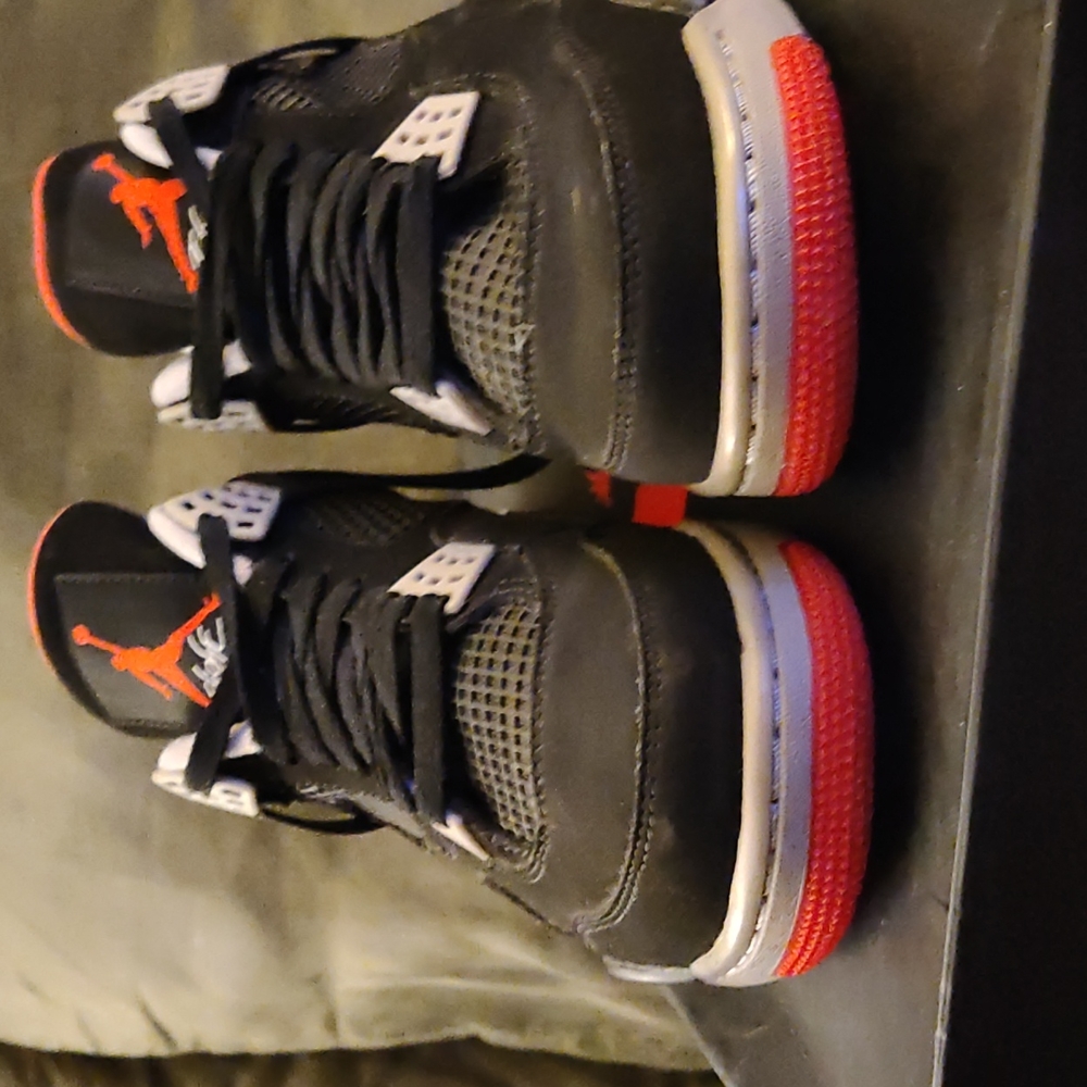 Air Jordan 4 Retro